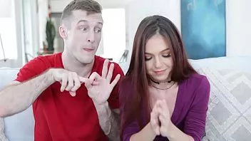 play Beau-frère baise sa soeur pendant ses études - ava haze