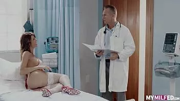 Играть Alexis Fawx в фильме "Как выйти замуж за деньги, сцена 4"