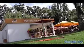 play A jovem malvada se prepara para gozar finalmente