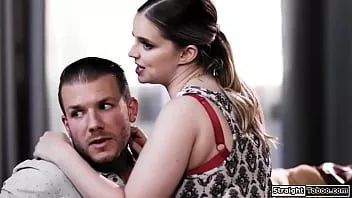 再生 Straighttaboo.com - 妻が見守る中、カウンセラーとセックスする男