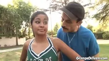 Play Cheerleader pussy banged by old dick