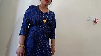 चलाएँ स्पष्ट हिंदी ऑडियो में गर्म भारतीय देसी गाँव की नौकरानी डॉगी स्टाइल में दर्दनाक सेक्स कर रही थी