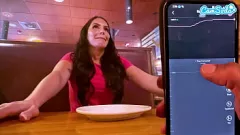 play Explosión de orgasmo público: ¡La aventura interactiva de juguetes de Alexa Payne durante el almuerzo!