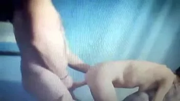 Oynat Sevimli genç karısı düzenli olarak sik emme dersleri alır.