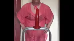Riproduci Il sogno di Deepthroat di Bisexual Crossdresser: vero cazzo o 7 '' dildo?