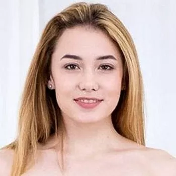 পর্নস্টার Rika Fane
